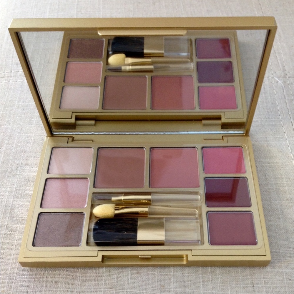 Estée Lauder Compact CLEARANCE